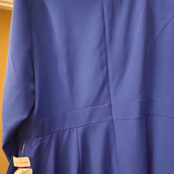 Dress - Picture 2 of 9